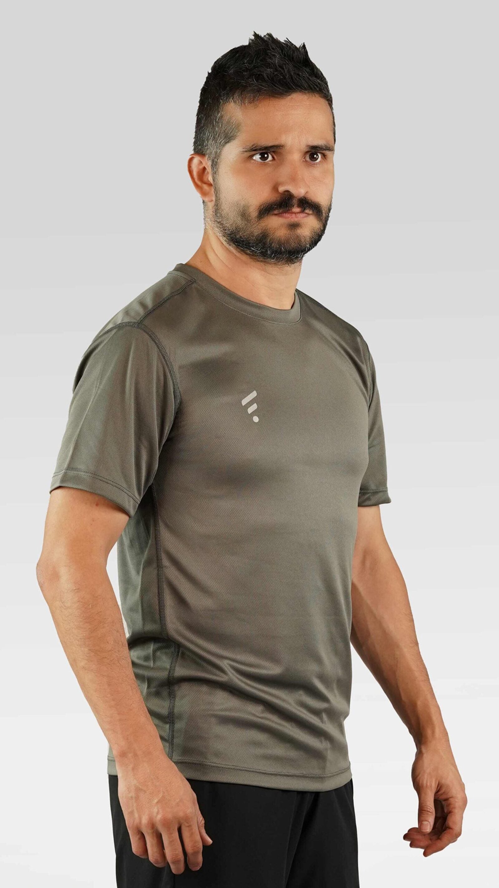 camiseta-running-gris2-min