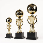 Trofeo estatuilla balón dorado con negro